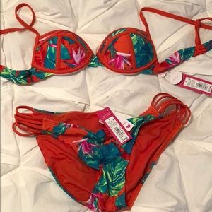 Xhilaration bathin suit (top only)